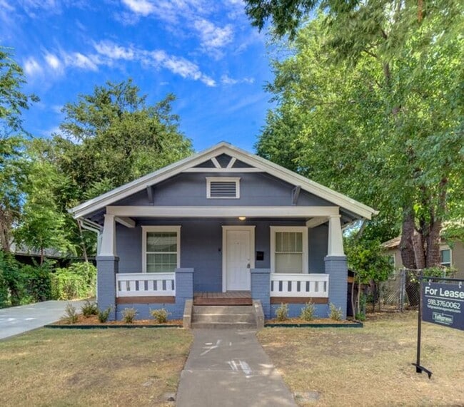 Building Photo - Renovated 1920’s Craftsman – 3 Bed Near TU, Mother Road Market & Downtown