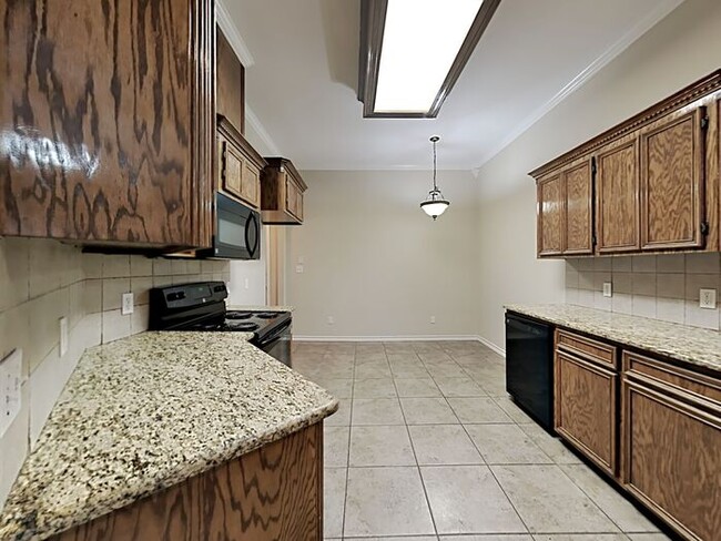 Foto del edificio - No App Fee. $1,000 OFF 1st Month w/14 mont...