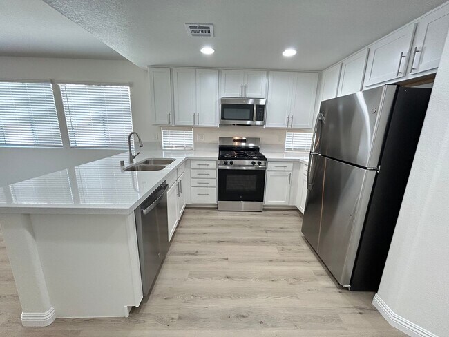 Building Photo - Completely Remodeled 3-Bed 2-Bath Home!