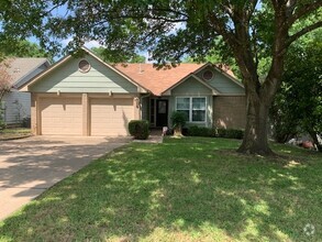 Building Photo - 12723 Magnolia Mound Trail