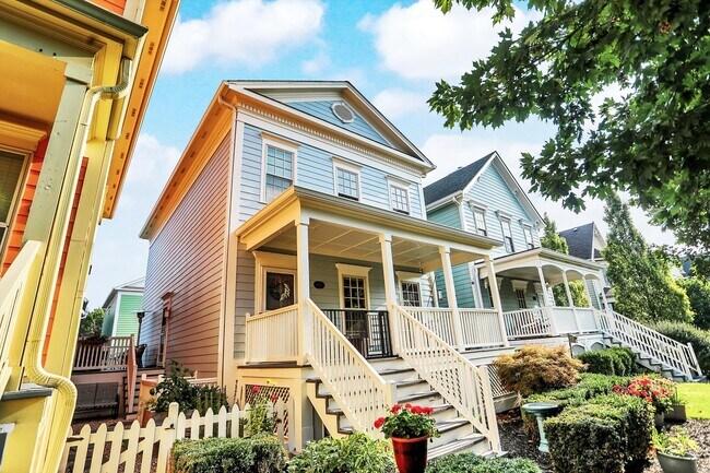 Building Photo - 2055 Rhettsbury St