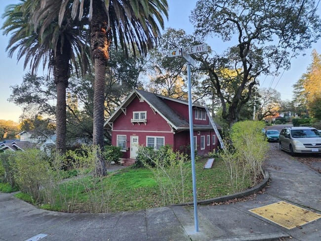 Building Photo - 7251 Maple Ave