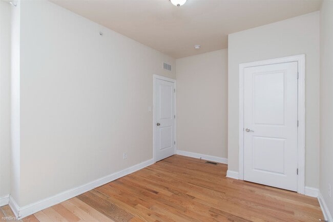 Building Photo - 5 br, 2 bath Duplex - 2043 N GRATZ ST Unit B
