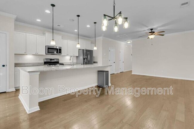 Building Photo - 1660 Bridwell Ln