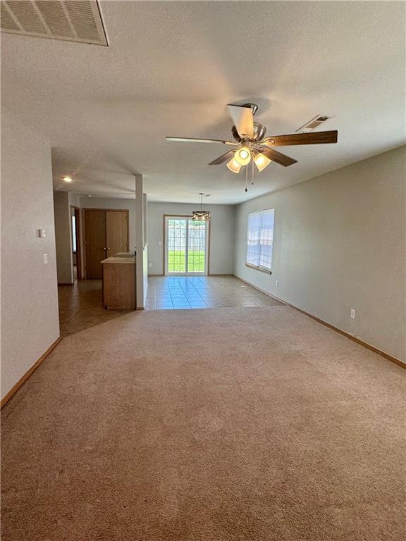 Foto del edificio - 340 Grant Springs Dr
