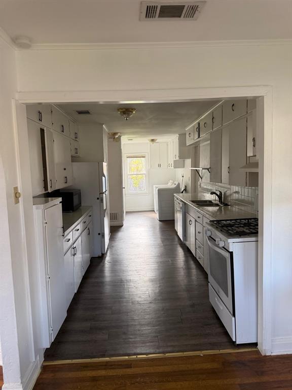 Building Photo - 511 W Odell St