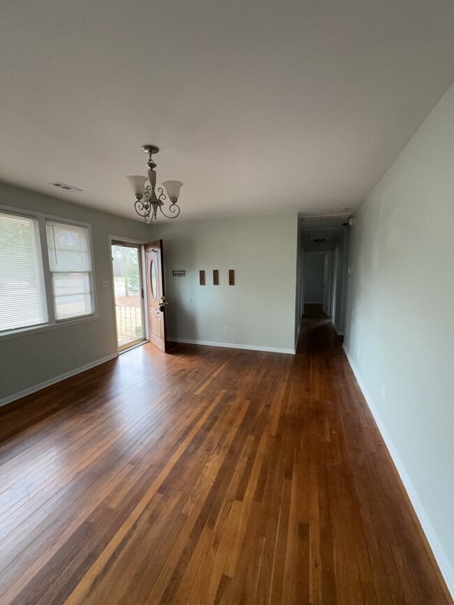 Building Photo - 130 Armstrong Dr