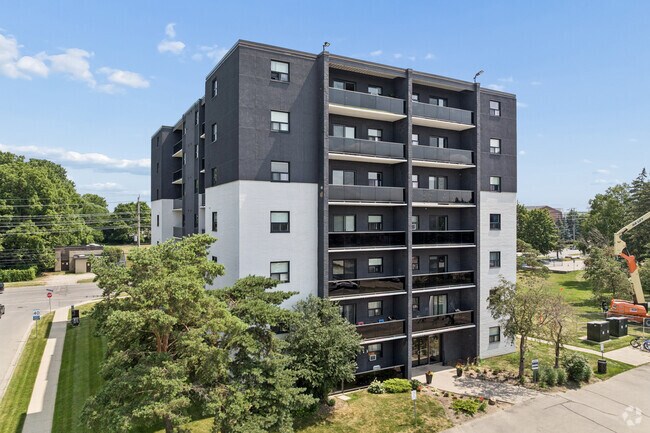 Tours Treeview 1 - Treeview Towers