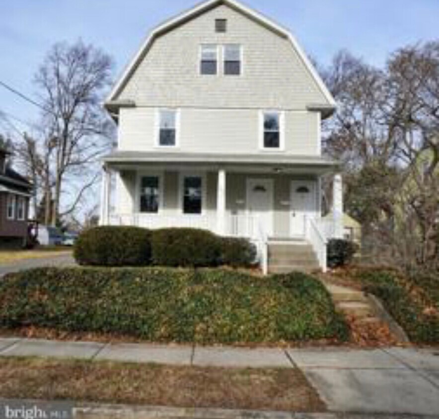 32 Woodland Ave Unit B, Ewing, NJ 08638 Apartments in Ewing, NJ