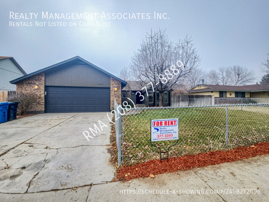 Primary Photo - Recently Updated 3 Bedroom + Office House ...