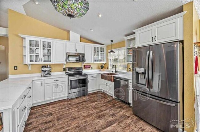 Building Photo - 6319 Valley Wood Dr