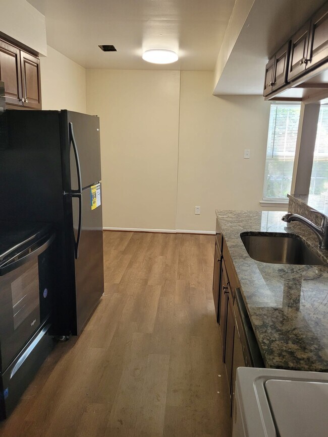 Foto del edificio - 3317 Chester Grove Rd