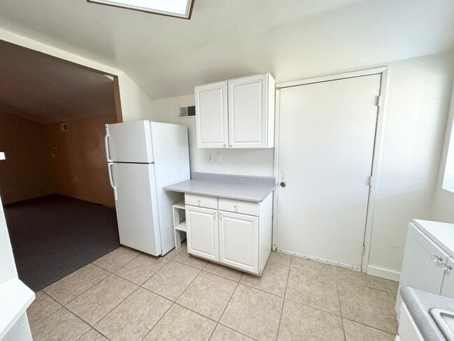 Building Photo - Country living Condo in Downtown Sunol with gated entrance