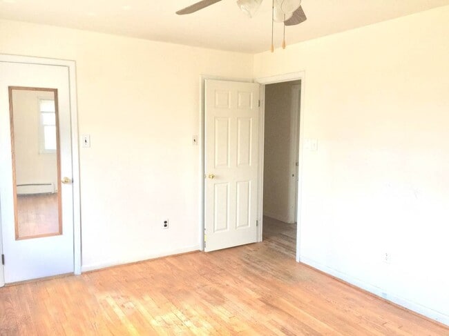 Photo - 4433 Village Dr House