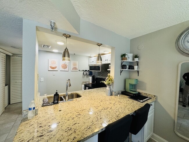 Photo - 7246 E Bank Dr Apartment