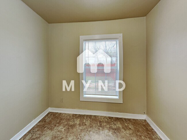 Building Photo - 3109 S Wesleyan Dr
