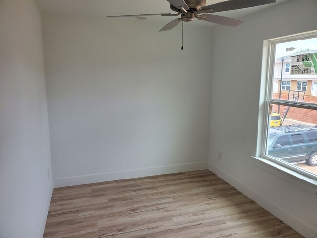 Building Photo - 1205 Nedra Dr