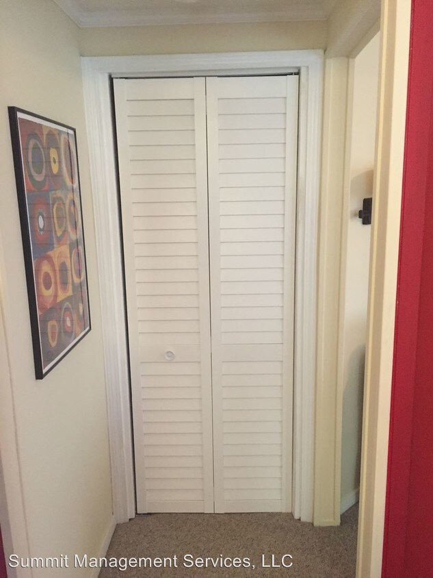 Building Photo - 2 br, 1 bath Room For Rent - 538 Hathorn