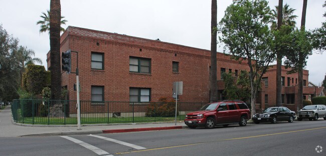 Building Photo - The Villas