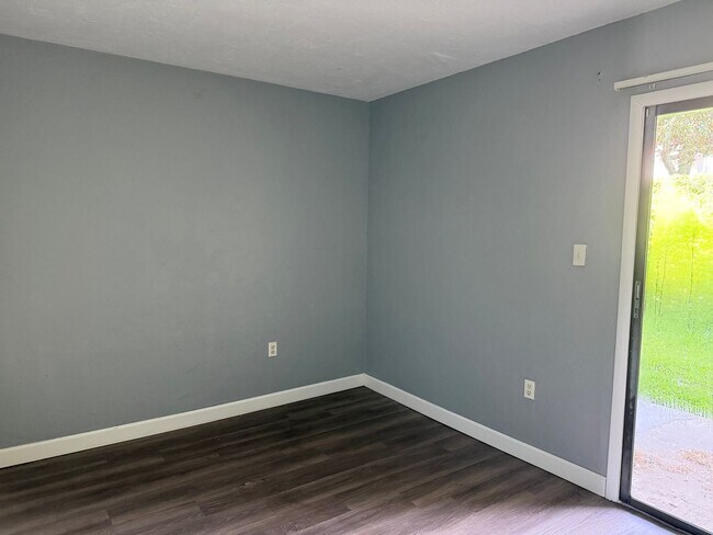 Foto del edificio - 2811 SW Archer Rd