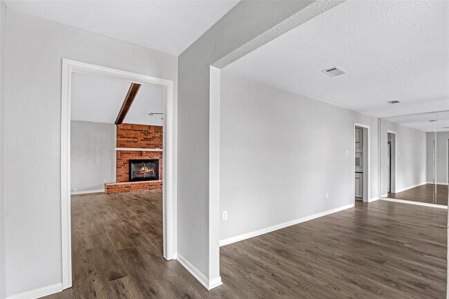 Building Photo - 24531 Whitesail Dr