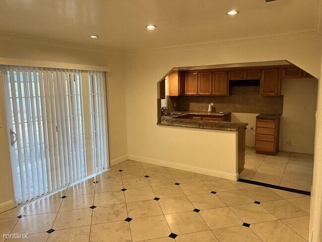Building Photo - 3 br, 2 bath House - 3408 Adanac Court