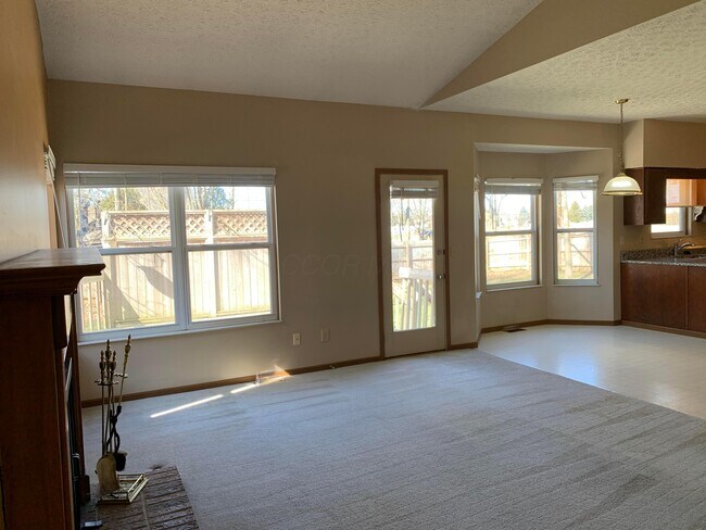Building Photo - 620 Laurel Oak Ct