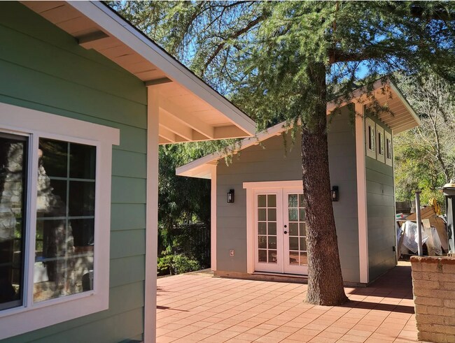 Foto del edificio - 1501 Old Topanga Canyon Rd