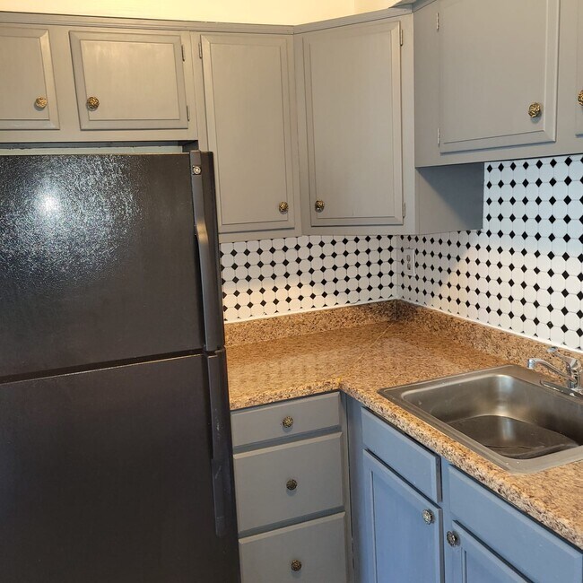Kitchen - 755 Guy Ave