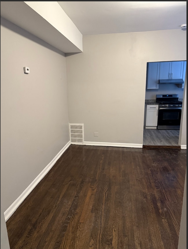 Foto del edificio - 2 bedroom in Chicago IL 60639