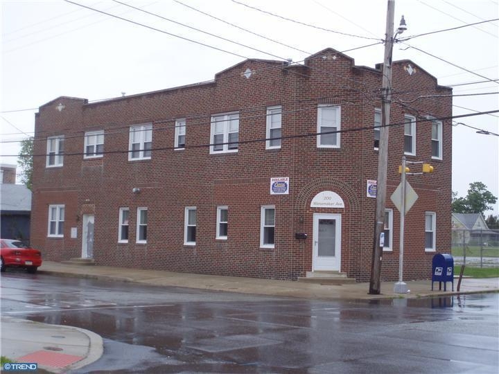 Primary Photo - 200 Wanamaker Ave