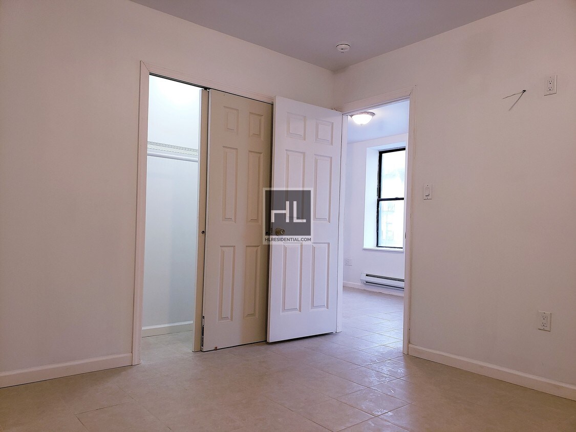 Building Photo - 1342 SAINT JOHN Pl