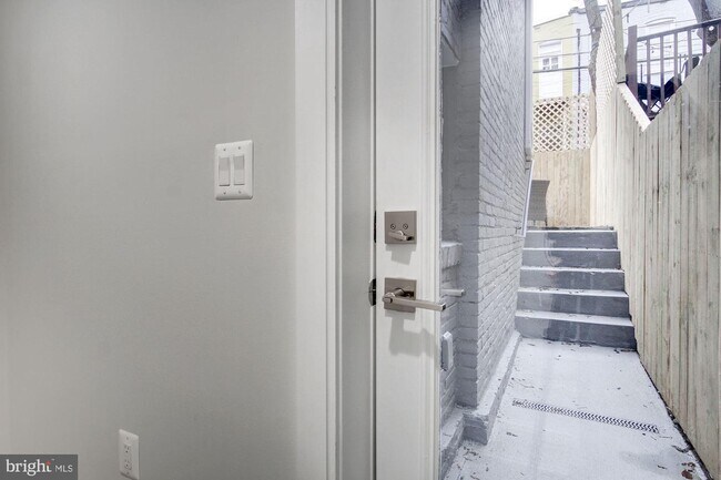 Foto del edificio - 1437 Monroe St NW