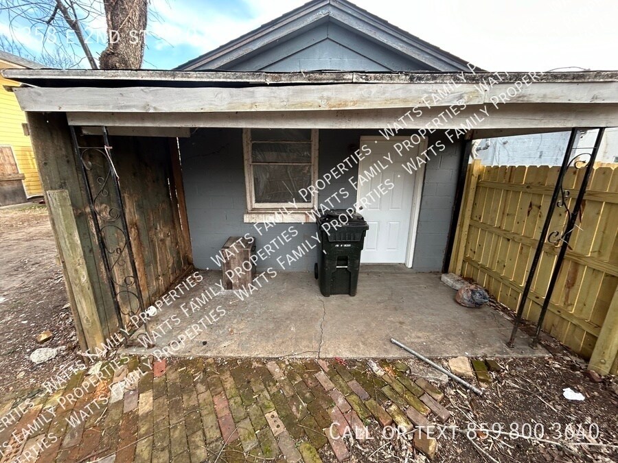 Primary Photo - 358 E 2nd St #102