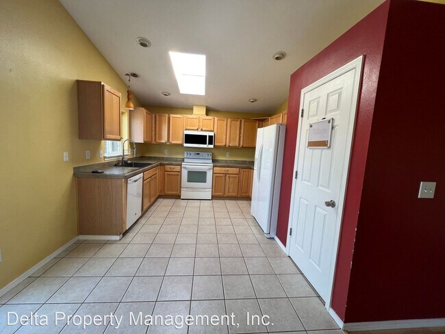 Building Photo - 4 br, 3 bath House - 5901 79TH AVE NE