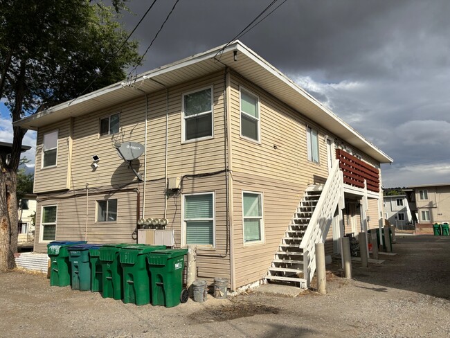Building Photo - 590 Denslowe Dr