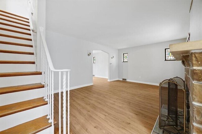 Foto del edificio - 3729 Baytree St