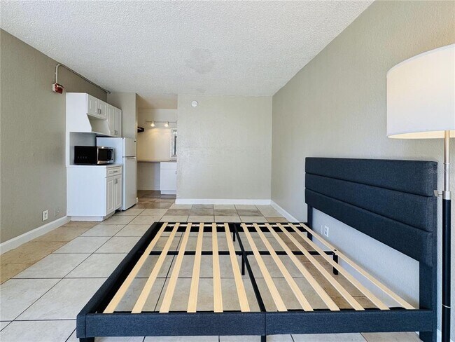 Foto del edificio - 7900 S Orange Blossom Trail