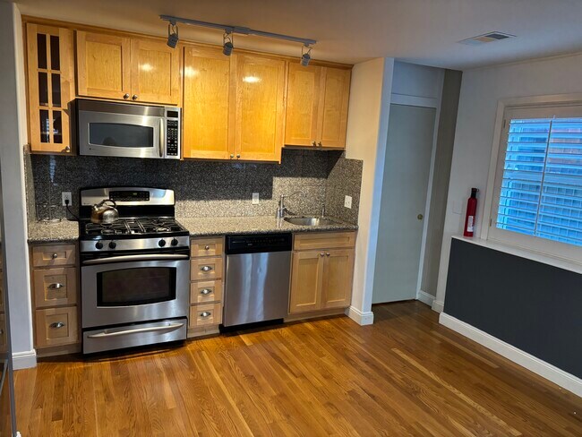 Foto del edificio - 66 Merced Ave