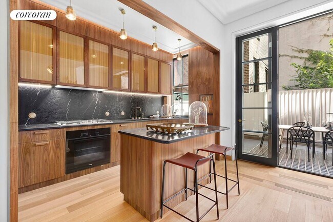Foto del edificio - 257 W 4th St