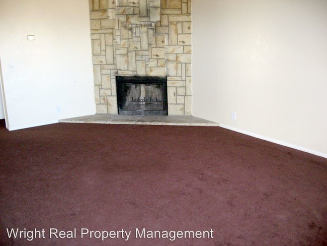 Building Photo - 2 br, 2 bath Apartment - 15947 Green Hill Dr.