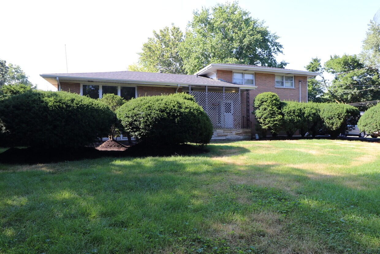 240 E 7th Ave, Naperville, IL 60563 House Rental in Naperville, IL