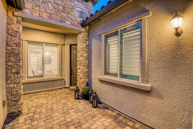 Building Photo - 3553 Royal Fortune Dr
