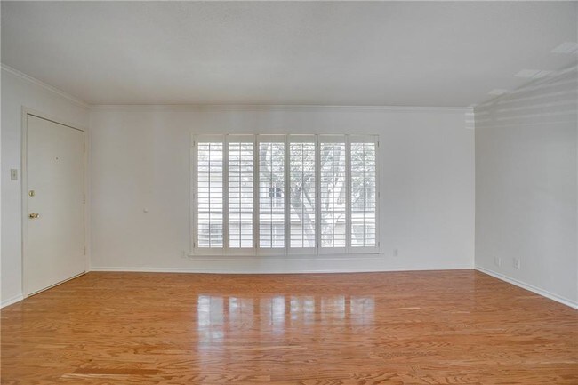 Building Photo - 11152 Valleydale Dr