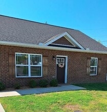 Building Photo - 141 Dogwood Ct