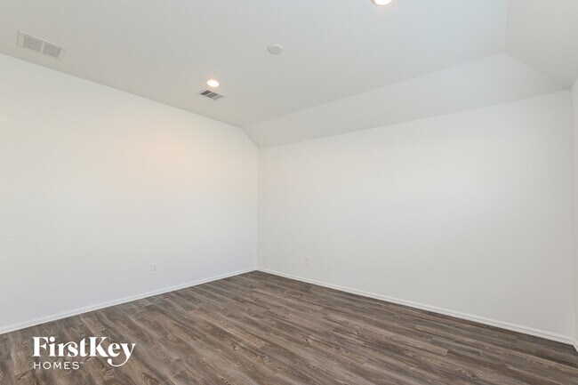 Foto del edificio - 18446 Summit Ranch Dr
