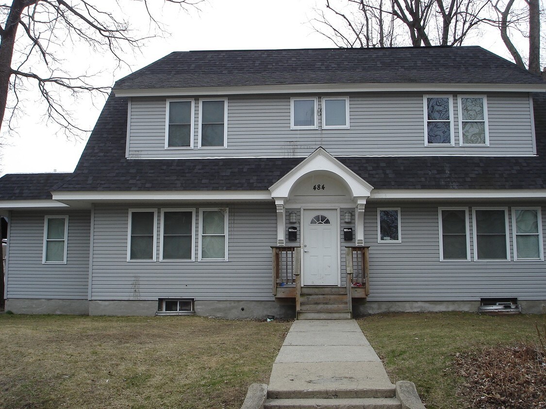 Foto principal - 484 Hamilton St