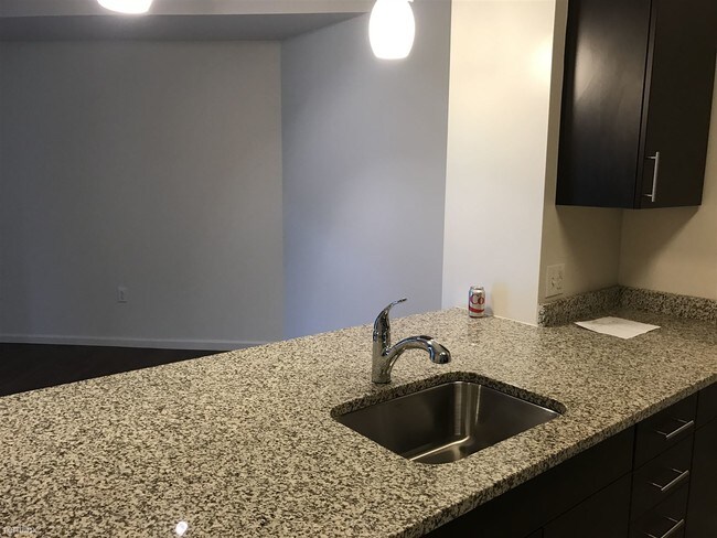 Building Photo - 1 br, 1 bath Apartment - 125 S Huntington Ave