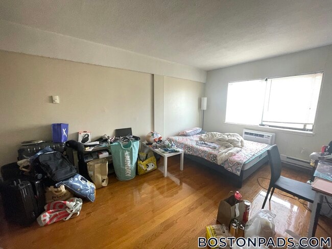 Foto del edificio - 1110 Commonwealth Ave