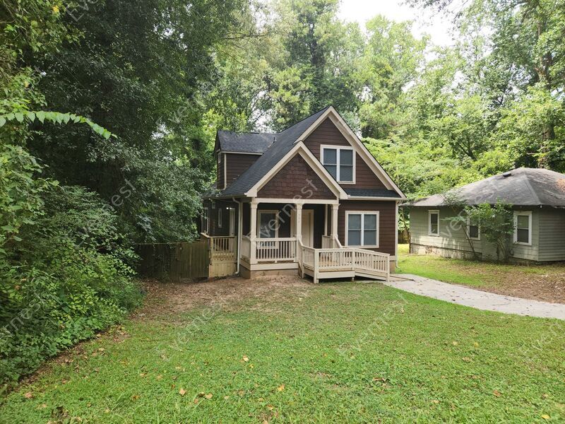 Foto principal - 562 Woodlawn Ave NW
